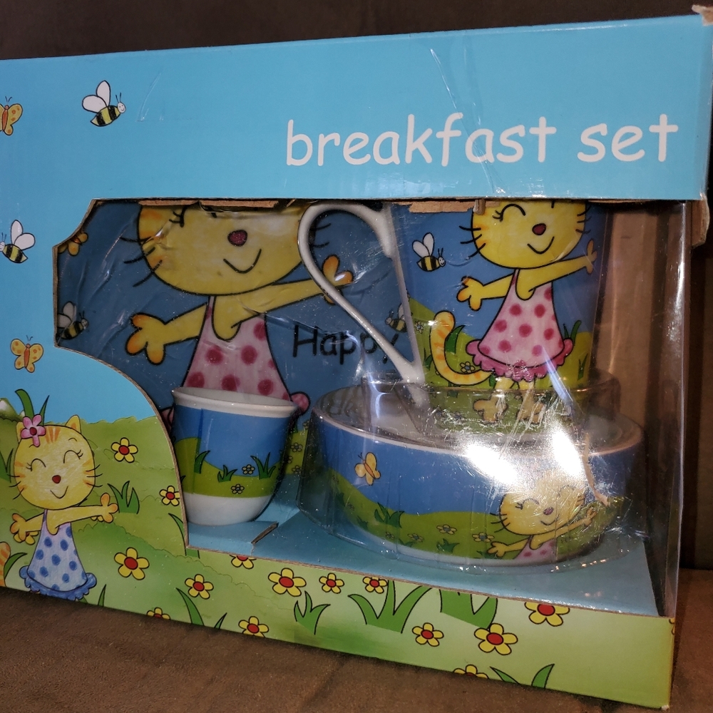 New 4 Piece Children's Breakfast Set.